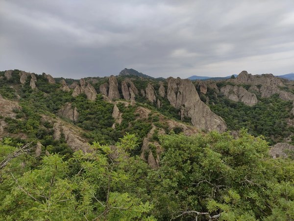 По каньонам Биртвиси из Тбилиси: треккинг к древней крепости в скалах - фото 2