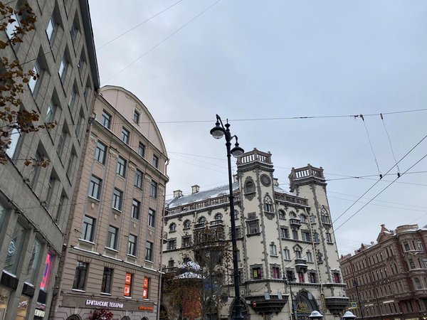 На стыке двух эпох: променад по Петроградке в мини-группе - фото 1