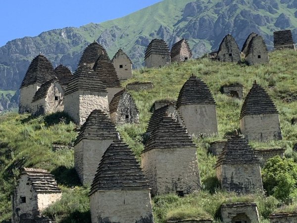 Легенды Осетии — едем в Кармадонское ущелье и Даргавс - фото 4