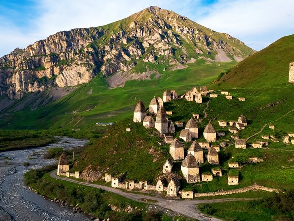 Легенды Осетии — едем в Кармадонское ущелье и Даргавс - фото 1