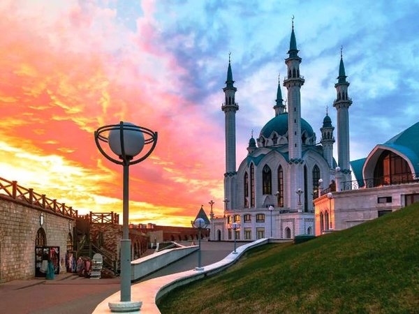 Казанский кремль в вечерних огнях - фото 1