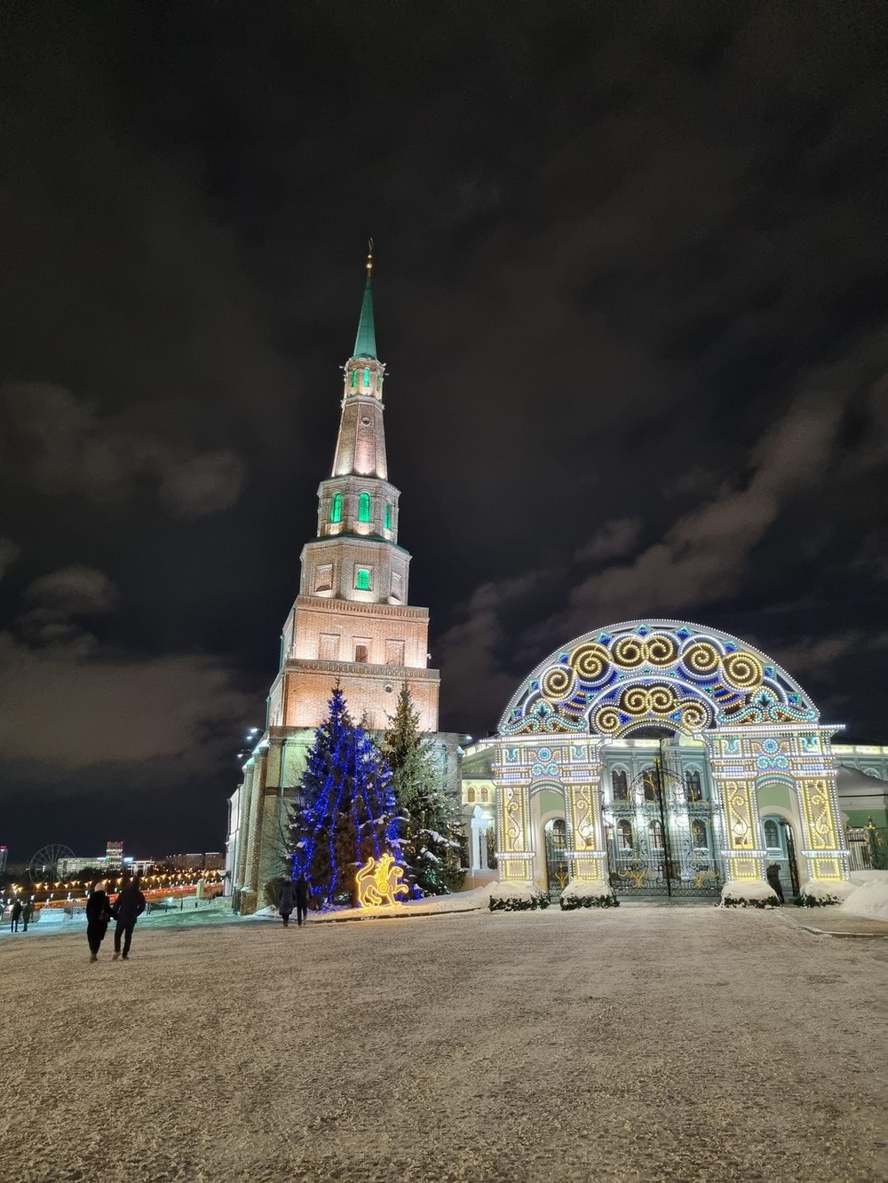 Казанский кремль в вечерних огнях - фото 4