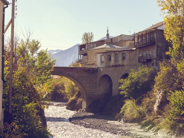 Горы, село Ахты и термальные источники