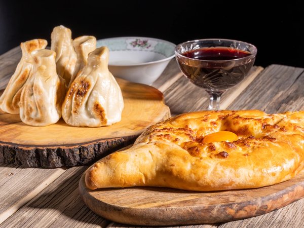 Кухня Грузии: хинкали, хачапури и вино - фото 1