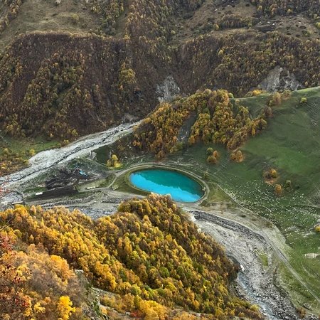 Из Тбилиси — в сказочный Казбеги