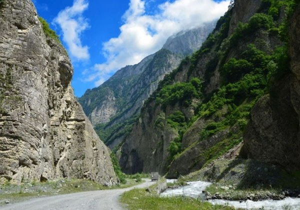 Три ущелья, Город мертвых и Кармадонские тоннели: мини-тур по Осетии  - фото 2