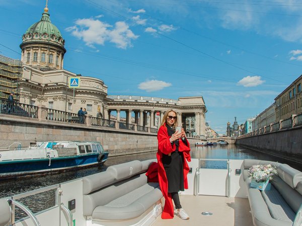 Индивидуальная водная прогулка по Петербургу + выстрел петропавловской пушки - фото 1