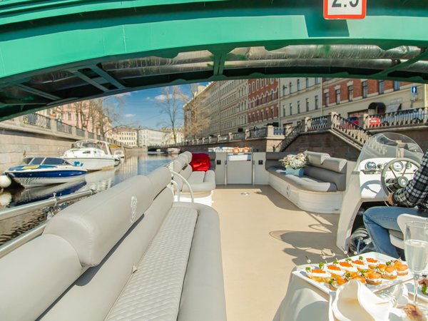 Индивидуальная водная прогулка по Петербургу + выстрел петропавловской пушки - фото 3