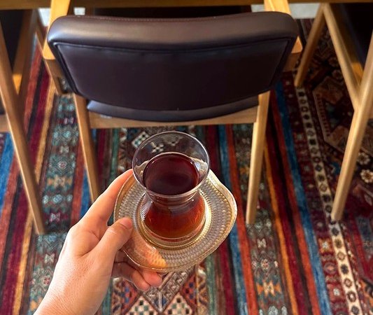 Прогулка с аудиогидом по району Кадыкёй: кофе, базар и чайный сад