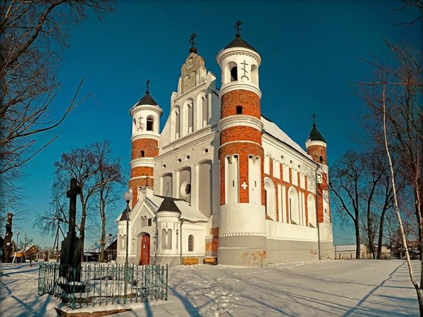 Лидский замок, костёл в Старых Василишках, церковь-крепость в Мурованке и Лидский бровар - фото 2