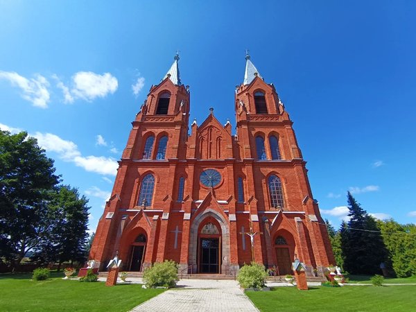 Лидский замок, костёл в Старых Василишках, церковь-крепость в Мурованке и Лидский бровар - фото 3