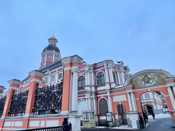 Александро-Невская лавра и Смольный собор — архитектурные жемчужины Петербурга (в мини-группе) - фото 3