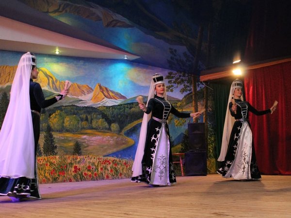 33 водопада и легендарная долина реки Шахе - фото 4