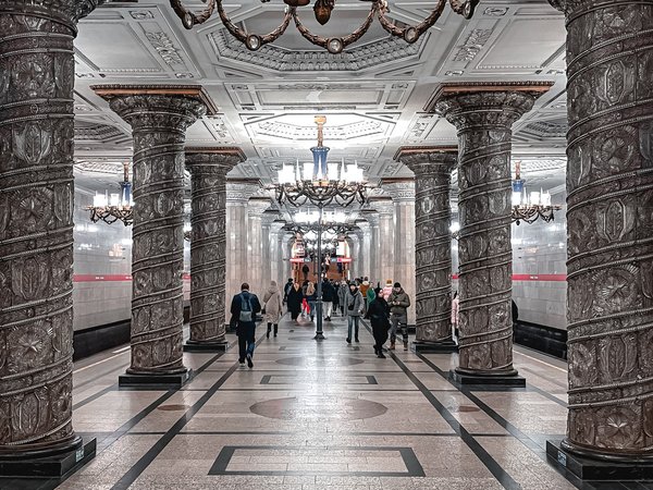 Подземные сокровища Петербурга: квест без гида по метрополитену