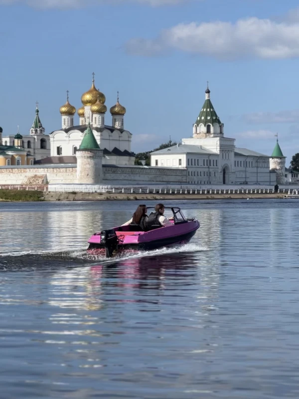 За штурвалом катера: самостоятельная прогулка по Волге