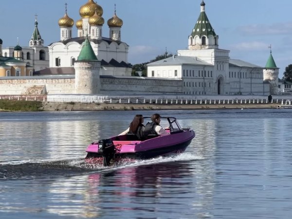 За штурвалом катера: самостоятельная прогулка по Волге - фото 1