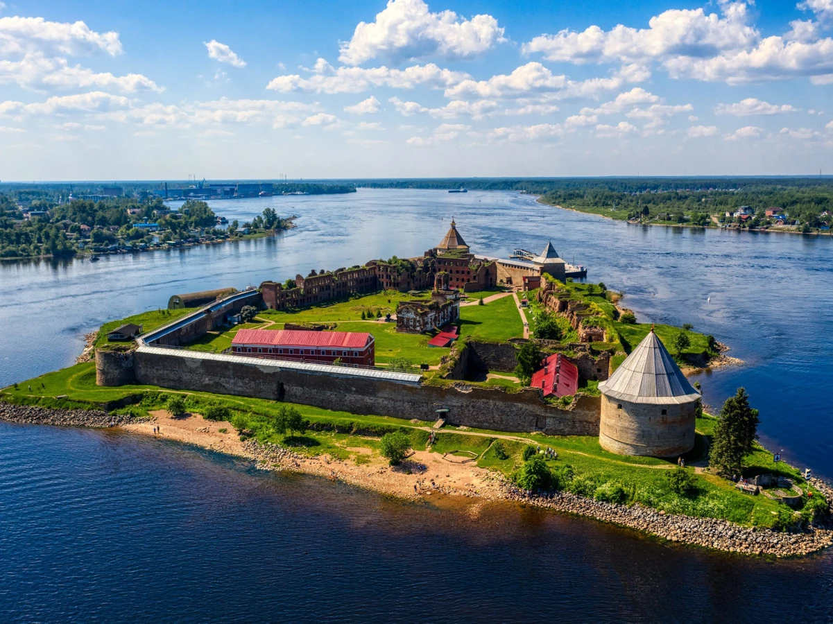 В крепость Орешек — на автомобиле