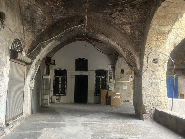 Свидание на балконе старинного османского дворца - фото 4