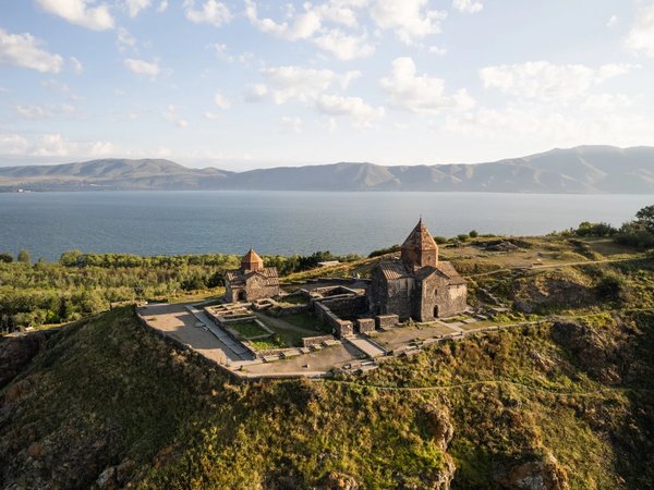 На вершину Цахкадзора и к берегам Севана - фото 4