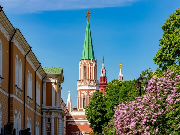 «Москва — это Красная площадь, Москва — это звёзды Кремля...» - фото 1