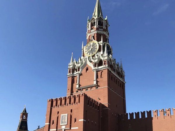 «Москва — это Красная площадь, Москва — это звёзды Кремля...» - фото 4