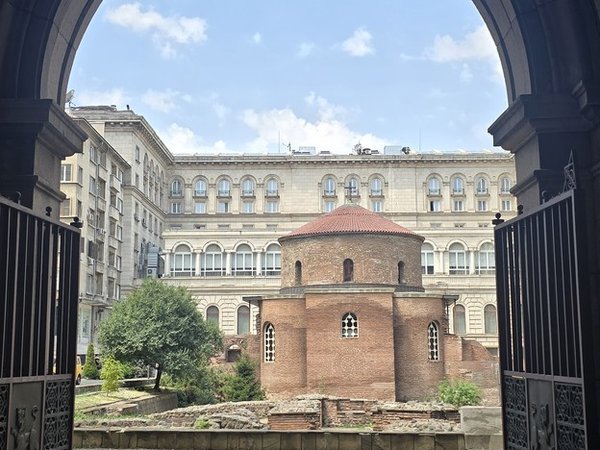 7 храмов духовного сердца Болгарии - фото 2