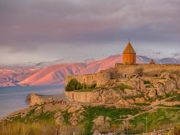 Город-курорт Джермук, монастырь Хор Вирап и древние пещеры за 1 день - фото 2