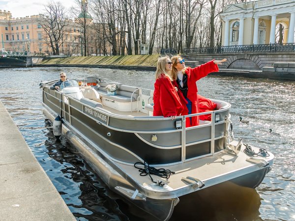 Утро в Петербурге: индивидуальная водная прогулка