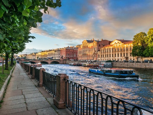 Автобусная экскурсия по Петербургу + теплоходная прогулка по рекам и каналам - фото 1