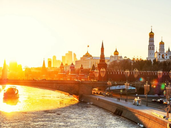 Весь центр за час: круговая теплоходная прогулка от Храма Христа Спасителя - фото 2