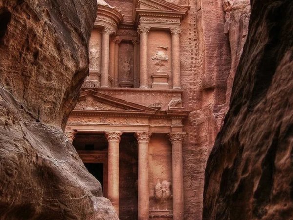 Экскурсия в Петру — древний город, высеченный в скалах - фото 4