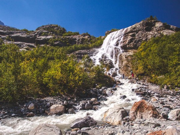 Гордость Домбая — водопад Алибек