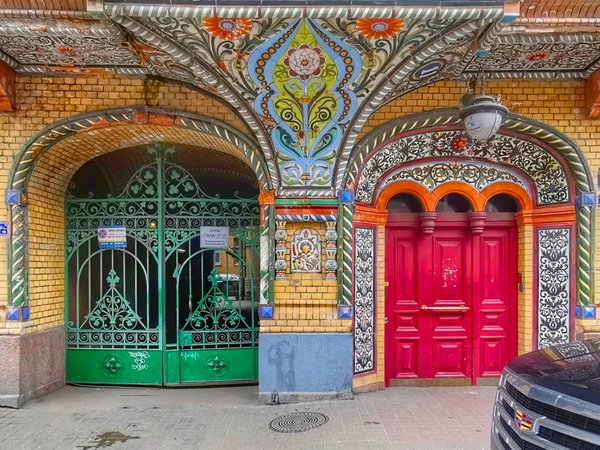 Разгадать Петербург — экскурсия-квиз по проходным дворам и парадным - фото 3