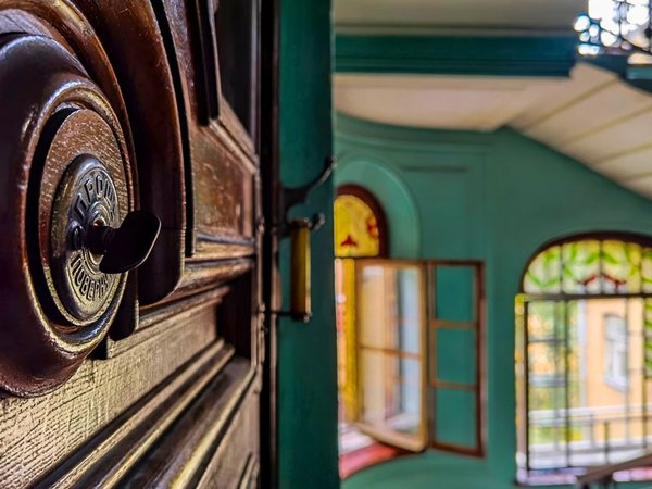 Разгадать Петербург — экскурсия-квиз по проходным дворам и парадным - фото 1