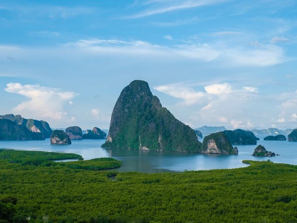 Всё лучшее на Пхукете: самолёты, джунгли и горячие источники - фото 1