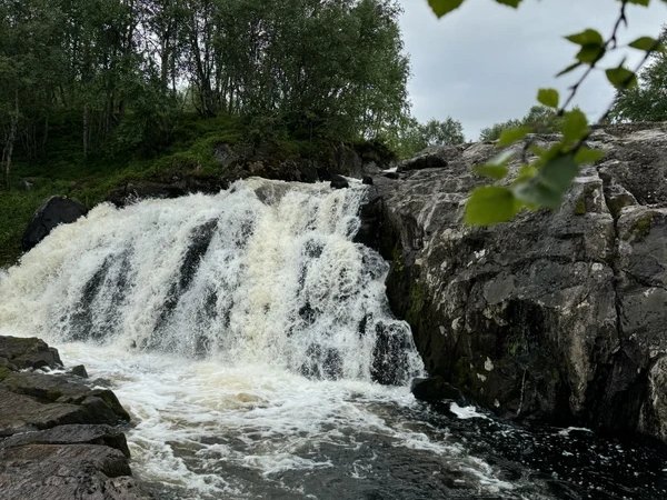 Из Мурманска — к водопадам Кольского Севера
