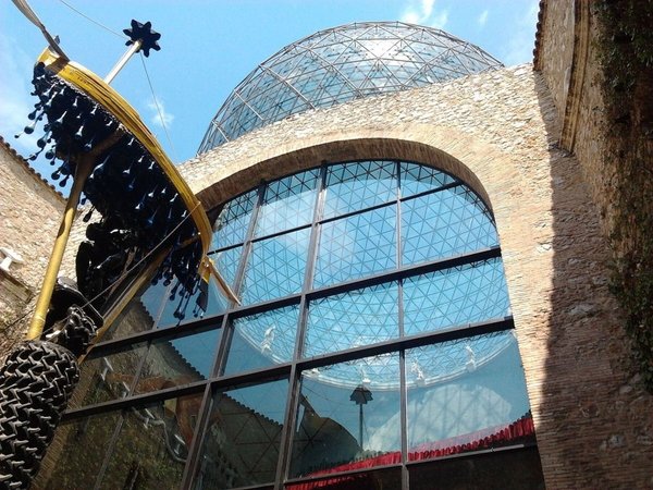 Театр-музей Сальвадора Дали в Фигерасе: билет и аудиоэкскурсия