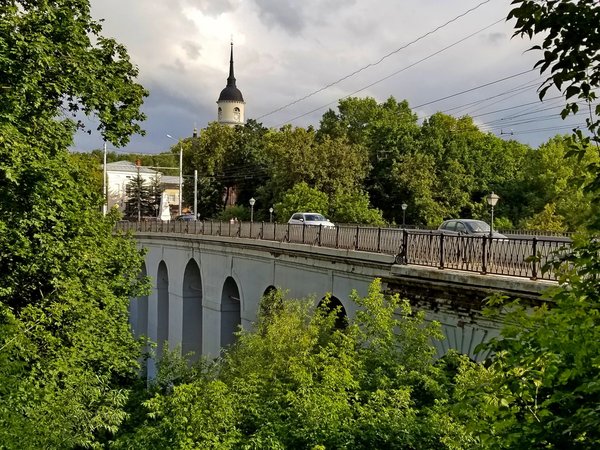 Калуга старинная и современная