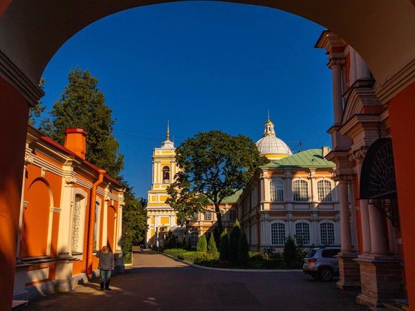 Александро-Невская лавра — архитектурная жемчужина Петербурга - фото 1