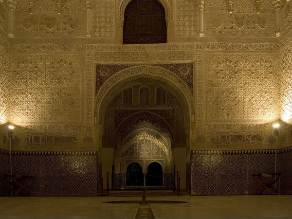 Альгамбра в объятьях ночи - фото 2