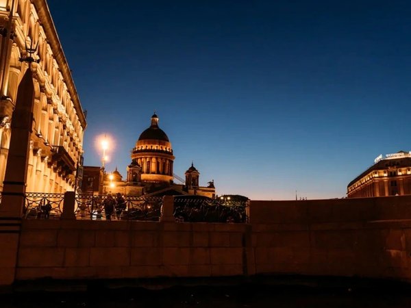 Блеск северной столицы — ночная прогулка по малым рекам и каналам Петербурга - фото 2