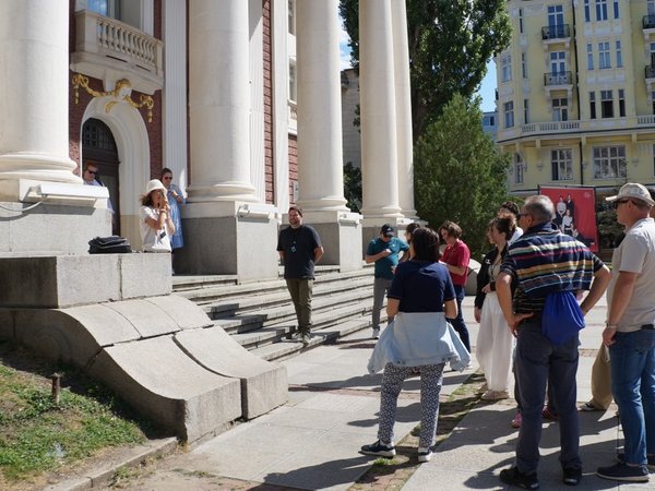 Групповая прогулка по Софии с аудиогидами - фото 4