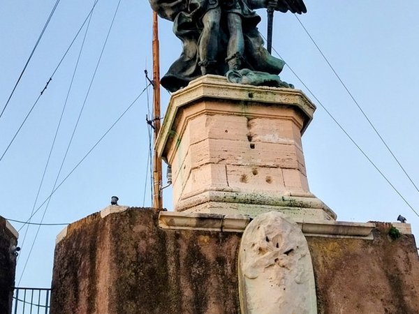 Тайны и легенды замка Святого Ангела в Риме - фото 4