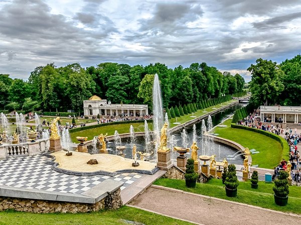 Ваш Петергоф: автомобильная экскурсия из Петербурга - фото 1