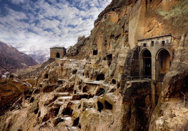 Пещерный город Вардзия, самобытный Рабат и минеральный Боржоми! - фото 2