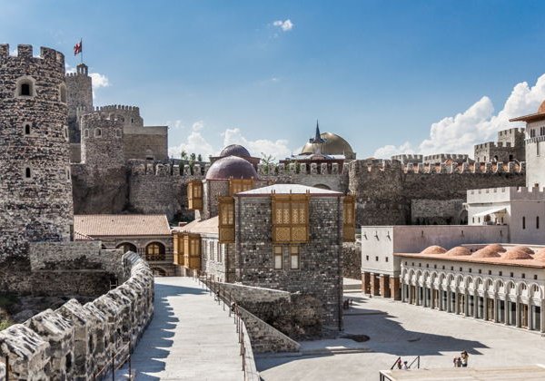 Пещерный город Вардзия, самобытный Рабат и минеральный Боржоми! - фото 4