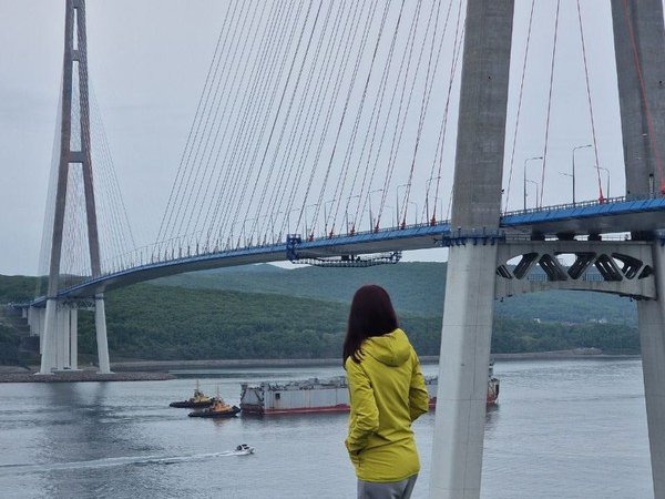 Трансфер — Стеклянный пляж, Русский мост и остров