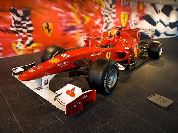 Парк развлечений «Ferrari World» - фото 3