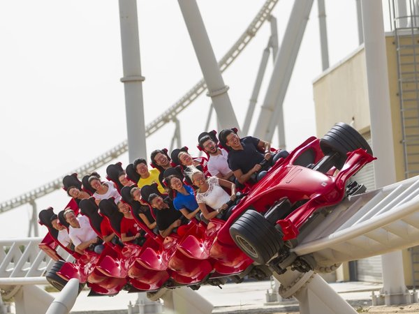 Парк развлечений «Ferrari World» - фото 1