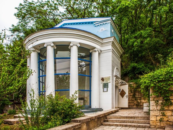 «Ящик шампанского за мой счёт!» — последний день Лермонтова (из Ессентуков) - фото 1